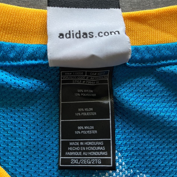 Chris Paul (CP3) Hornets Basketball Jersey - Picture 4 of 4